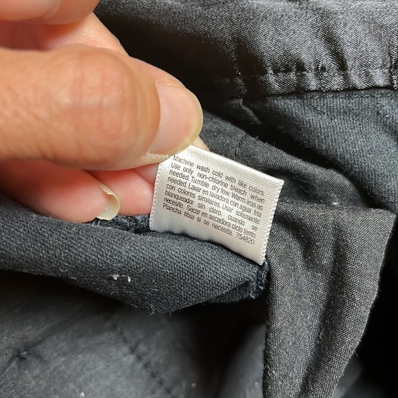 Two EUC velour, capris, one Ann Taylor/ one A.N.A - Picture 13 of 16